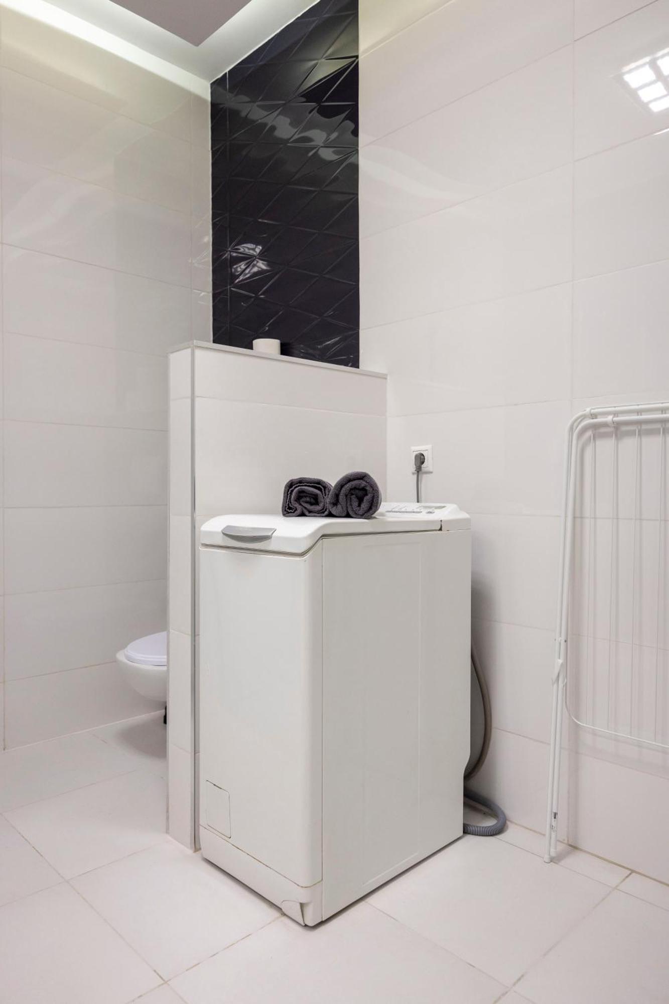 Deluxe Elizabeth W/ 4bedrm, 2bathrm, 1lvngrm Apartamento
