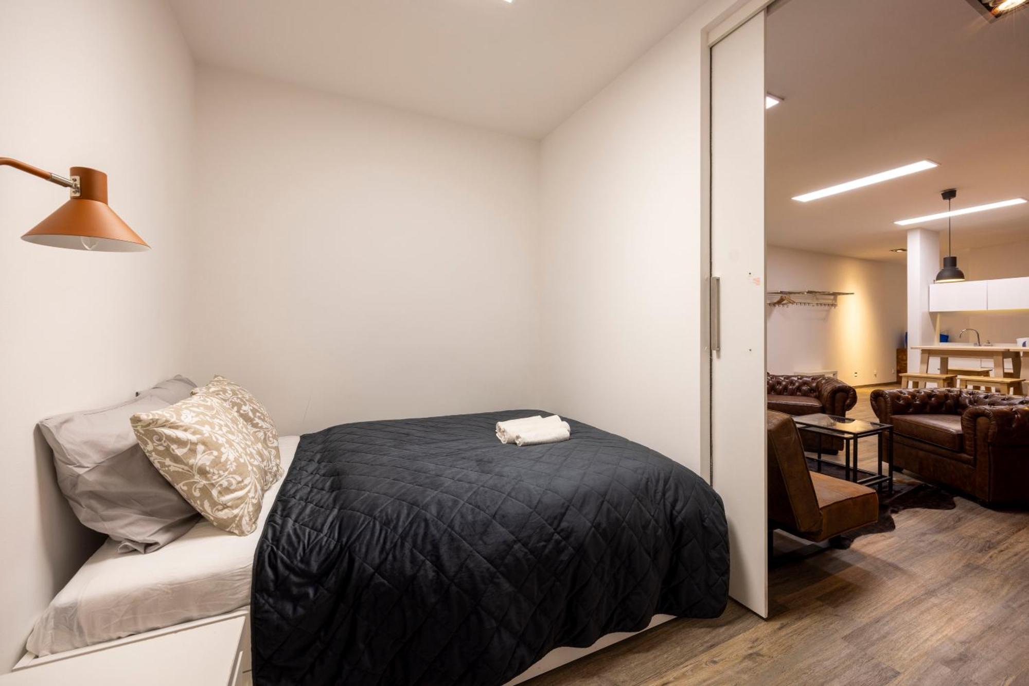 Deluxe Elizabeth W/ 4bedrm, 2bathrm, 1lvngrm Apartman *